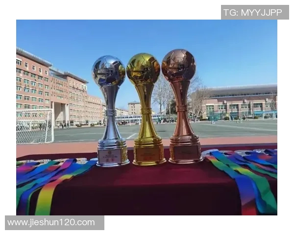 今晚足球比赛激情四溢各队争辉谁将捧起冠军奖杯让我们共同见证精彩瞬间