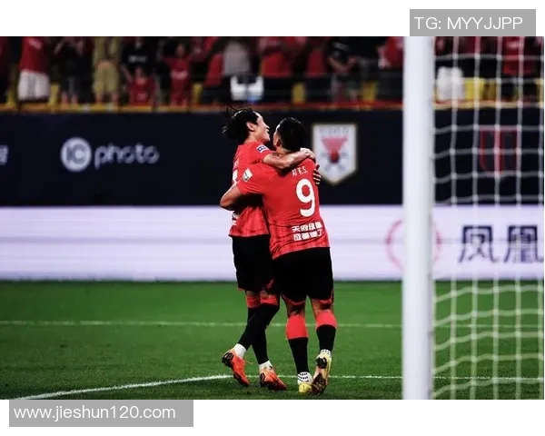 虎扑足球新闻深度解析中超联赛最新动态与球员转会热点 虎扑足球新闻深度解析中超联赛最新动态与球员转会热点